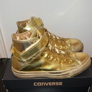 Gently worn gold converse!